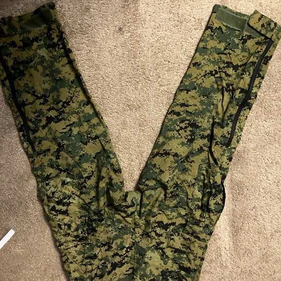 GORE-TEX Green Camouflage Cargo Pants - Picture 4 of 4